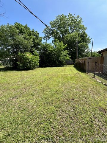 807 N Ridgeway Street, Sapulpa, OK 74066