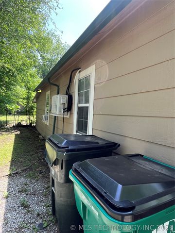 807 N Ridgeway Street, Sapulpa, OK 74066