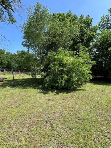 807 N Ridgeway Street, Sapulpa, OK 74066