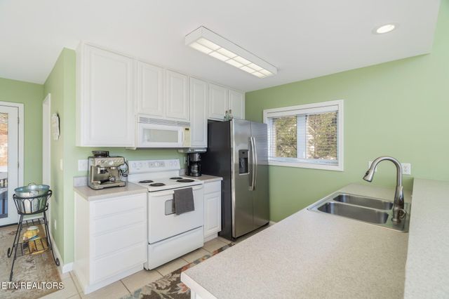 551 Deerwood Lane, Lafollette, TN 37766