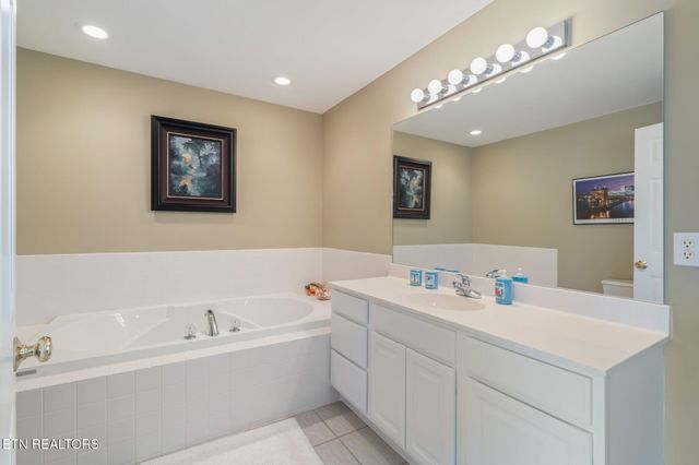 551 Deerwood Lane, Lafollette, TN 37766