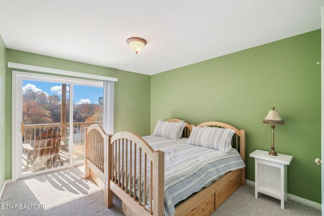 551 Deerwood Lane, Lafollette, TN 37766