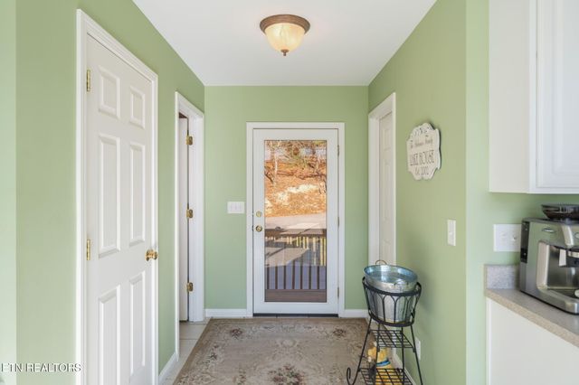 551 Deerwood Lane, Lafollette, TN 37766