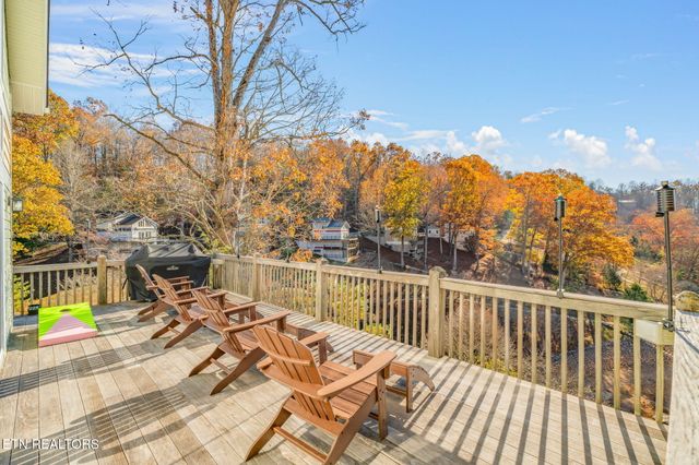 551 Deerwood Lane, Lafollette, TN 37766