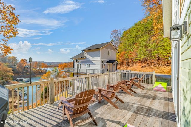 551 Deerwood Lane, Lafollette, TN 37766