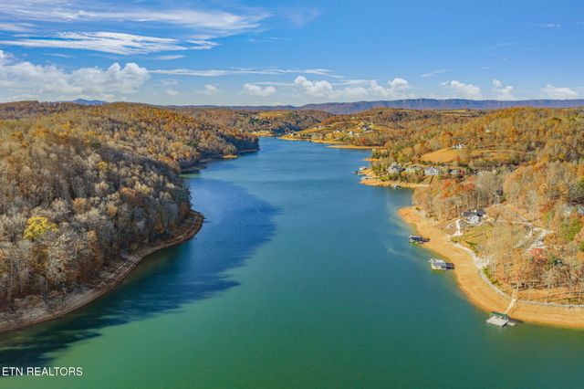 551 Deerwood Lane, Lafollette, TN 37766