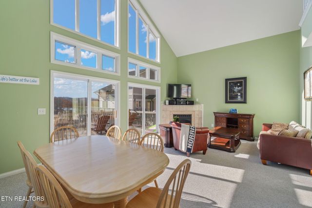 551 Deerwood Lane, Lafollette, TN 37766