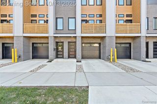 1539 Pallister 9, Detroit, MI 48206