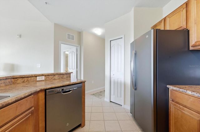 8325 38TH STREET CIRCLE E 307, Sarasota, FL 34243