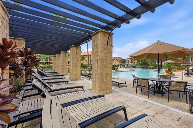 8325 38TH STREET CIRCLE E 307, Sarasota, FL 34243