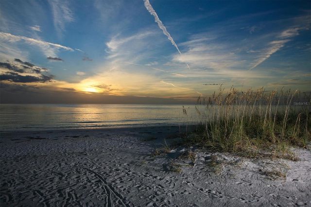 8325 38TH STREET CIRCLE E 307, Sarasota, FL 34243