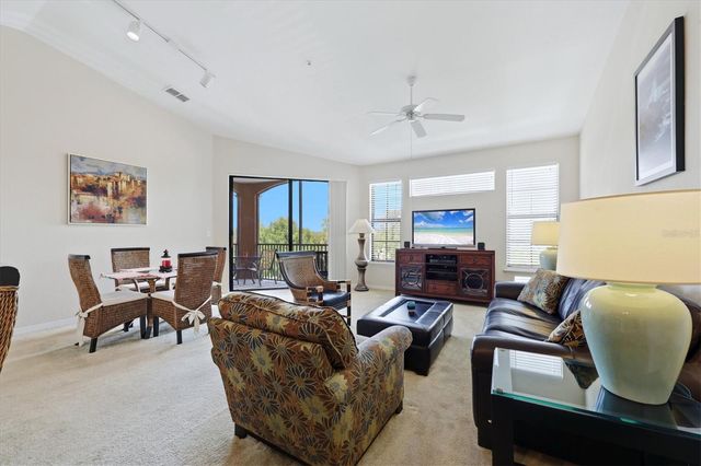 8325 38TH STREET CIRCLE E 307, Sarasota, FL 34243