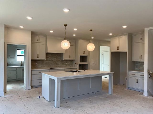 10515 N Liberty Street, Kansas City, MO 64155