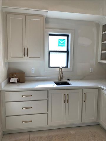 10515 N Liberty Street, Kansas City, MO 64155