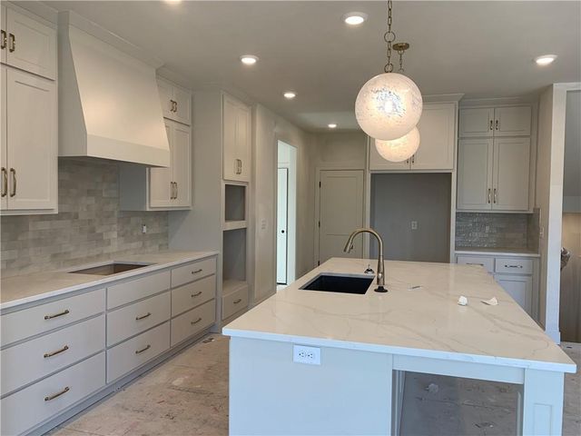 10515 N Liberty Street, Kansas City, MO 64155