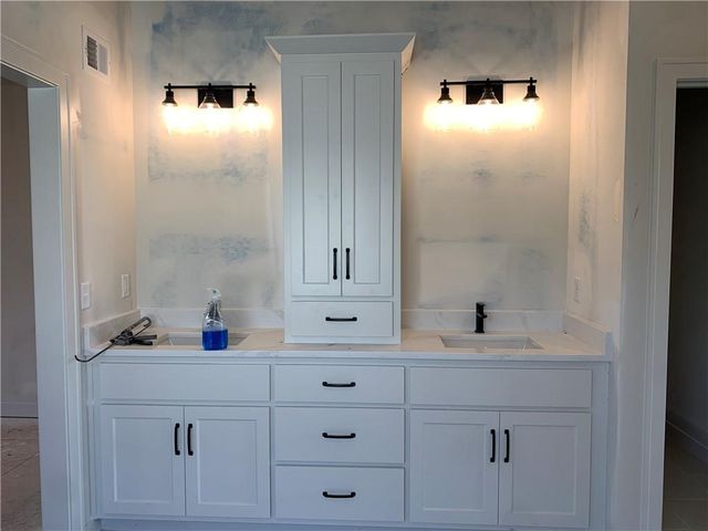 10515 N Liberty Street, Kansas City, MO 64155