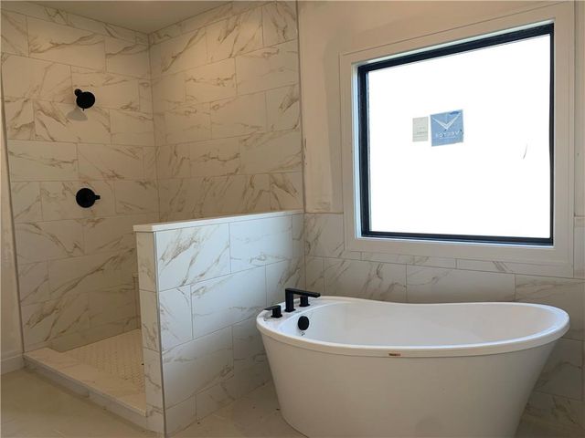 10515 N Liberty Street, Kansas City, MO 64155