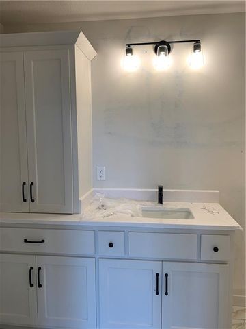 10515 N Liberty Street, Kansas City, MO 64155