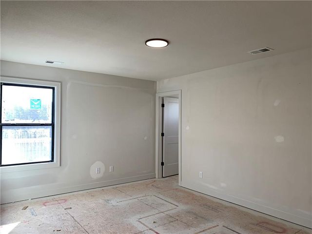 10515 N Liberty Street, Kansas City, MO 64155