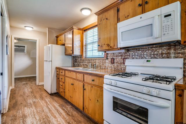 3304 VZ County Road 1712, Grand Saline, TX 75140