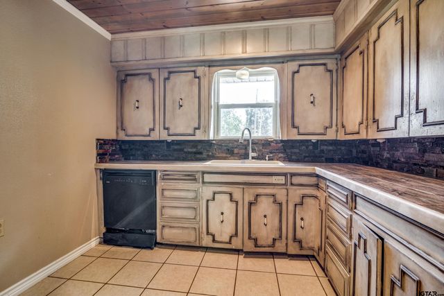3304 VZ County Road 1712, Grand Saline, TX 75140