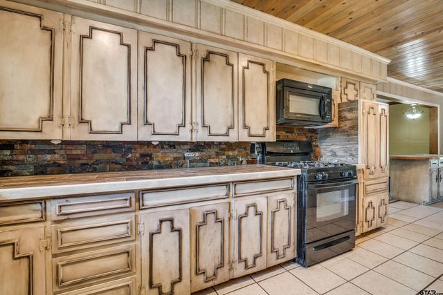 3304 VZ County Road 1712, Grand Saline, TX 75140