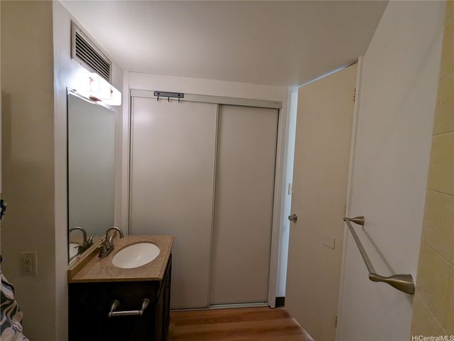 750 Amana Street 1504, Honolulu, HI 96814