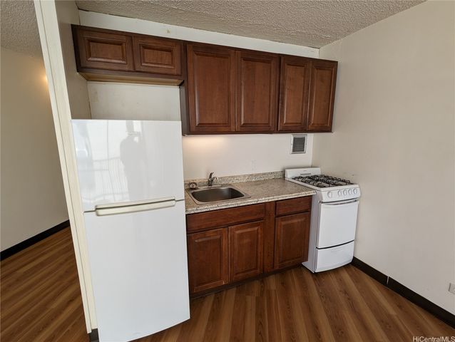 750 Amana Street 1504, Honolulu, HI 96814