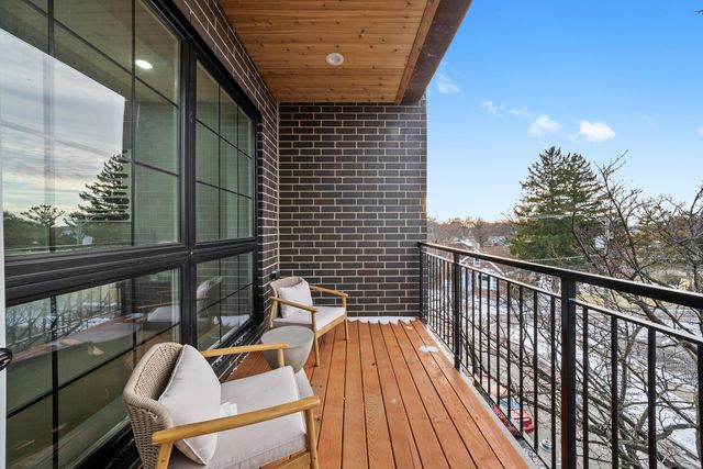 5830 N Lincoln Avenue 2S, Chicago, IL 60659