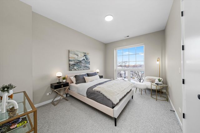 5830 N Lincoln Avenue 2S, Chicago, IL 60659