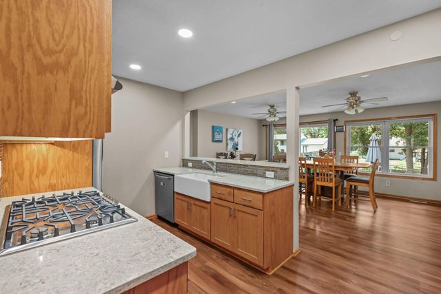 330 110th Lane NW, Coon Rapids, MN 55448