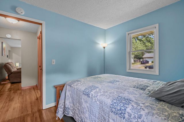 330 110th Lane NW, Coon Rapids, MN 55448