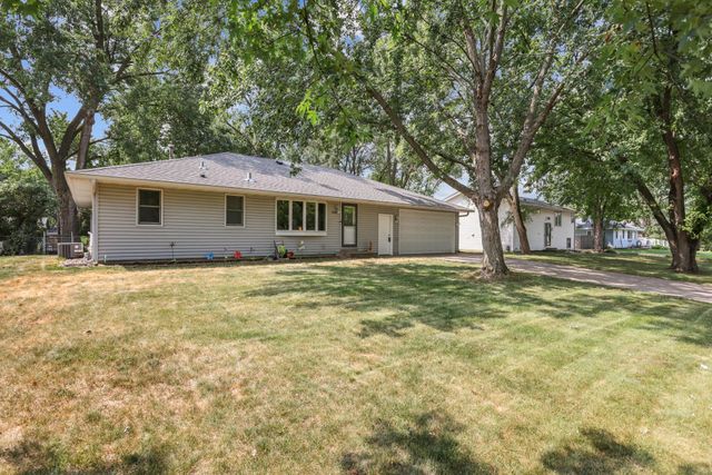 330 110th Lane NW, Coon Rapids, MN 55448