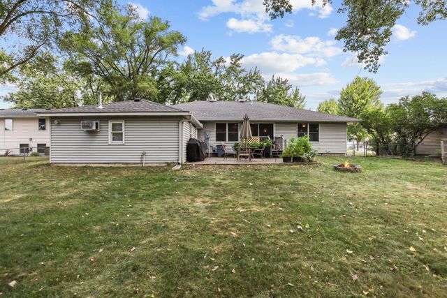 330 110th Lane NW, Coon Rapids, MN 55448