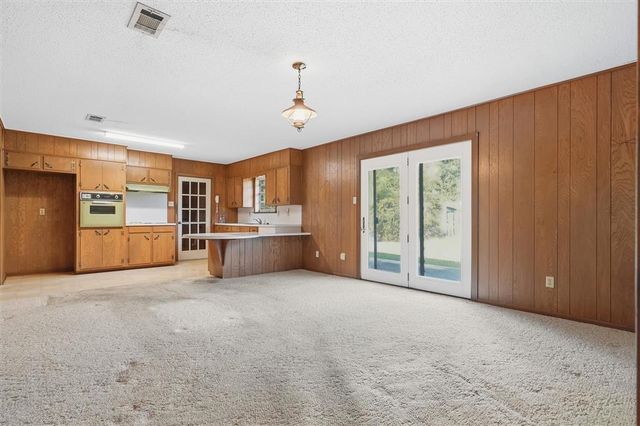 1202 Wachsen Drive, Moss Bluff, LA 70611