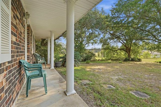 1202 Wachsen Drive, Moss Bluff, LA 70611