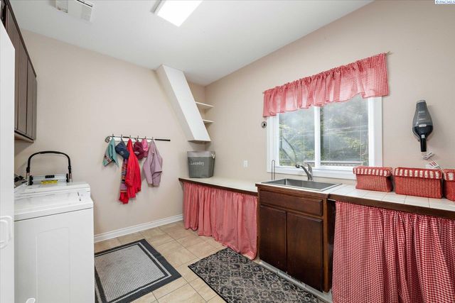 1213 Brentwood Ave, Richland, WA 99352