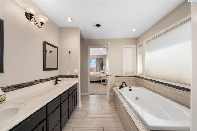 1213 Brentwood Ave, Richland, WA 99352