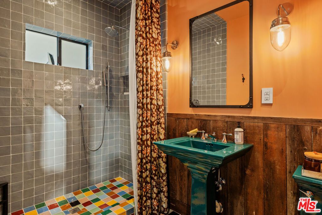 Image 27 of property listing at 6332 Busch Drive, Malibu, CA 90265