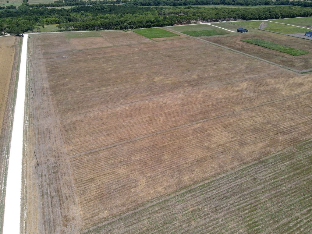9141 County Road 101A, Grandview, TX 76050