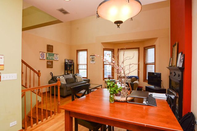 1720 W AUGUSTA Avenue 2, Chicago, IL 60622