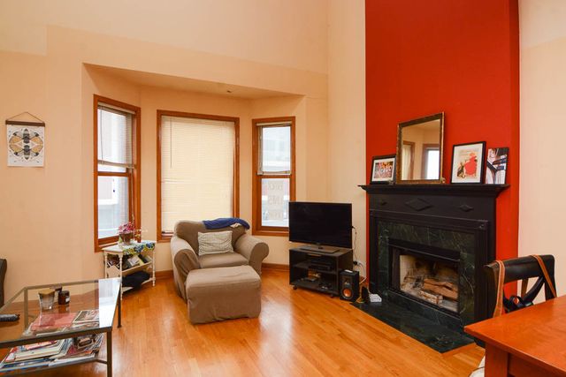 1720 W AUGUSTA Avenue 2, Chicago, IL 60622