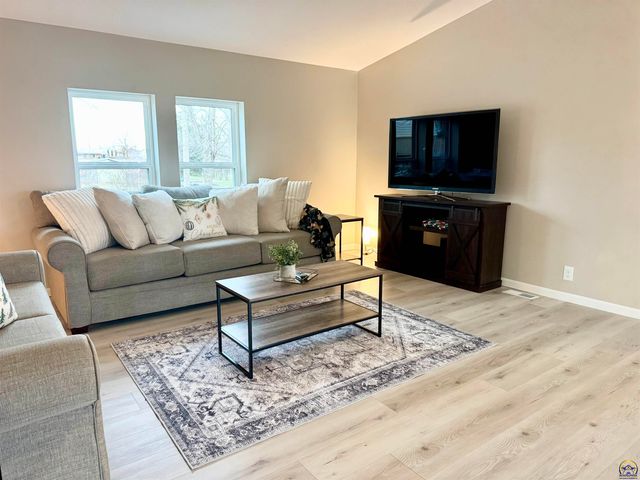 308 Herkimer ST, Oskaloosa, KS 66066