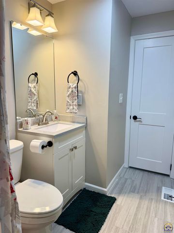 308 Herkimer ST, Oskaloosa, KS 66066