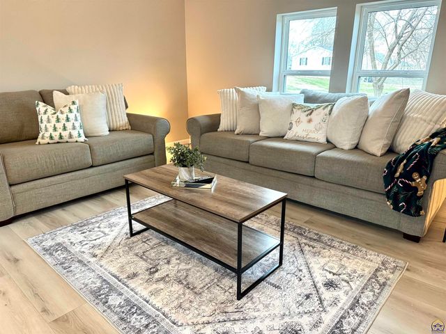 308 Herkimer ST, Oskaloosa, KS 66066