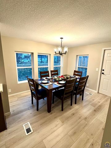 308 Herkimer ST, Oskaloosa, KS 66066