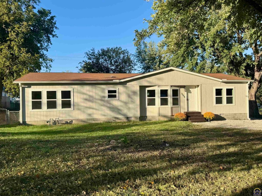 308 Herkimer ST, Oskaloosa, KS 66066