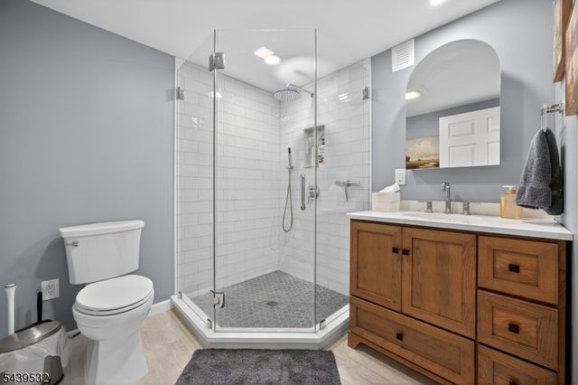 14 Bettino Dr, Ogdensburg Boro, NJ 07439
