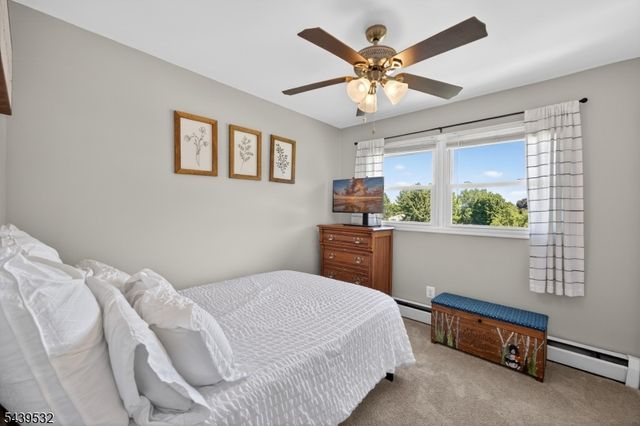 14 Bettino Dr, Ogdensburg Boro, NJ 07439