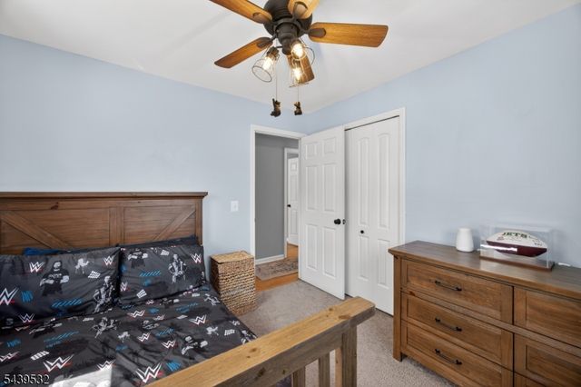 14 Bettino Dr, Ogdensburg Boro, NJ 07439